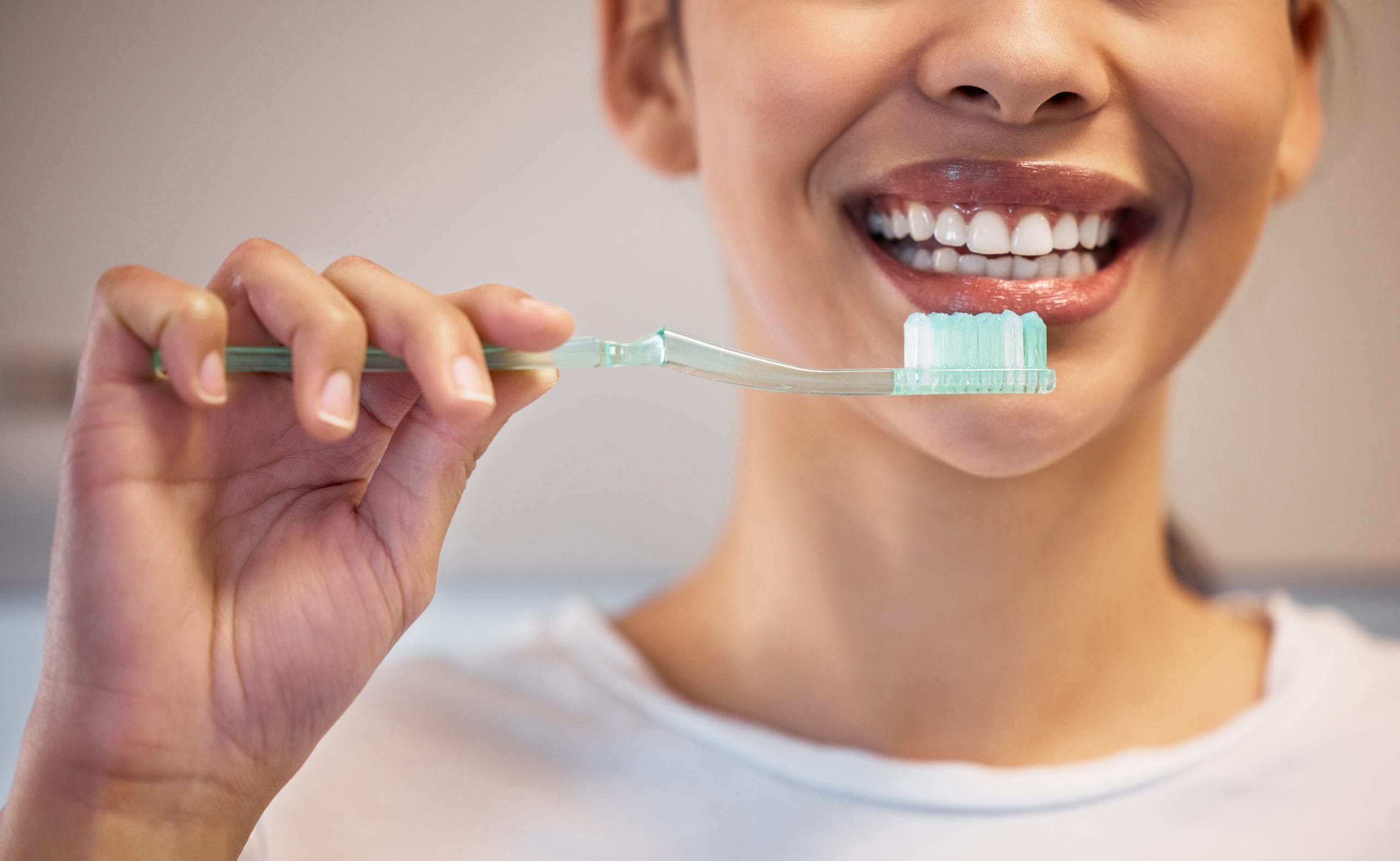 Penyebab Gigi Sensitif Dan Cara Mengatasinya 3 Keeping those pearly whites clean 2025 04 06 09 10 05 utc scaled