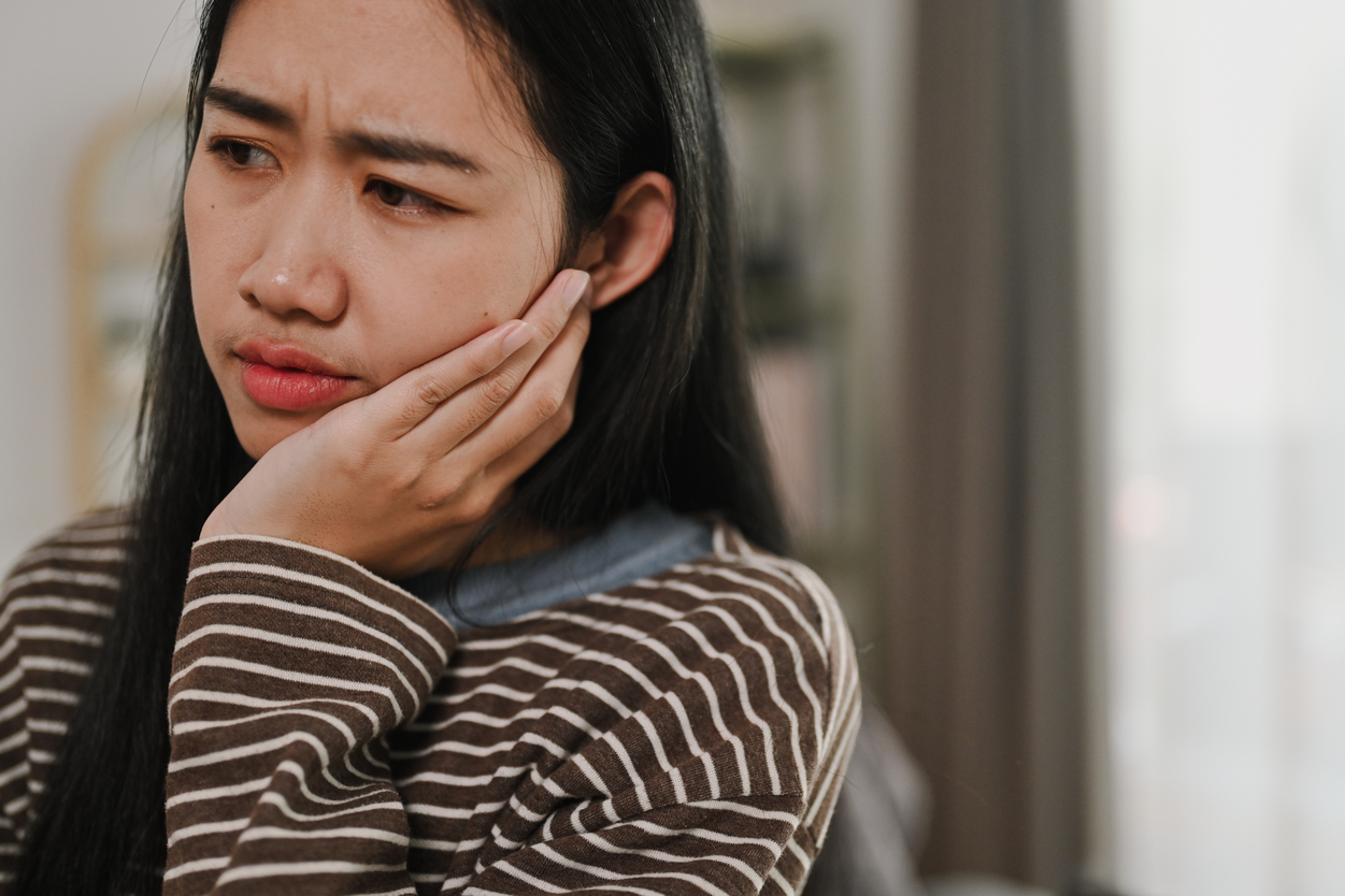 Woman with a toothache
